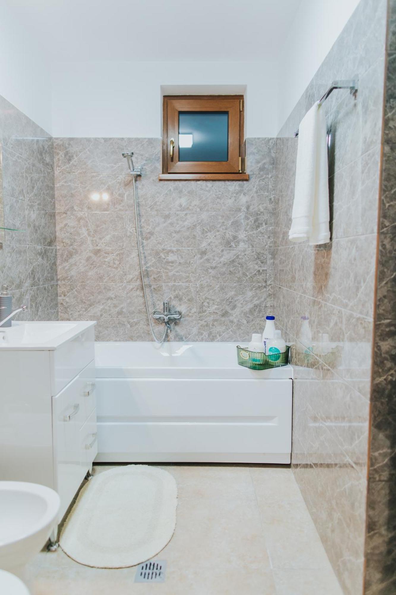 Alessandra-aparthotel * Piatra Neamt
